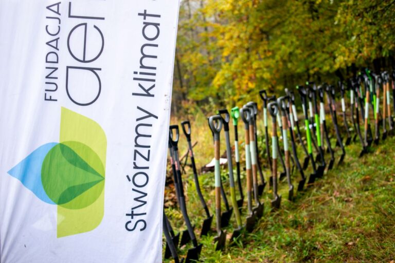 Czas na Las-sadzimy drzewa-Aeris Futuro