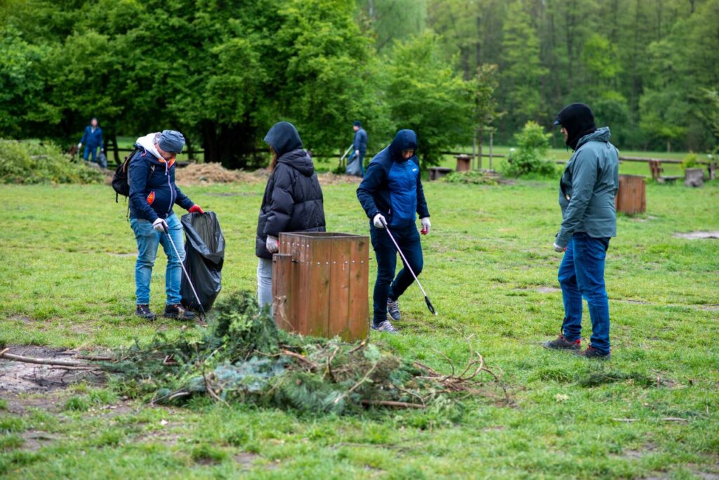 ING_Leasse-Aeris_Futuro-akcja_CSR-sprzatanie